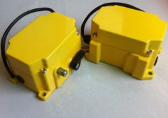 KGT-1雙向拉繩開關(guān) 精深技術(shù)輸送機保護(hù)拉繩開關(guān)